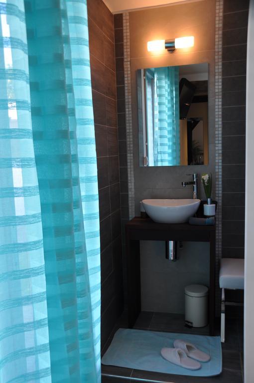 Du Cote De Chez Jos Hotel Безон Екстериор снимка
