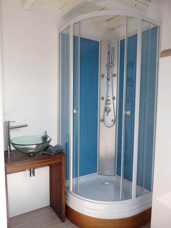 Du Cote De Chez Jos Hotel Безон Стая снимка