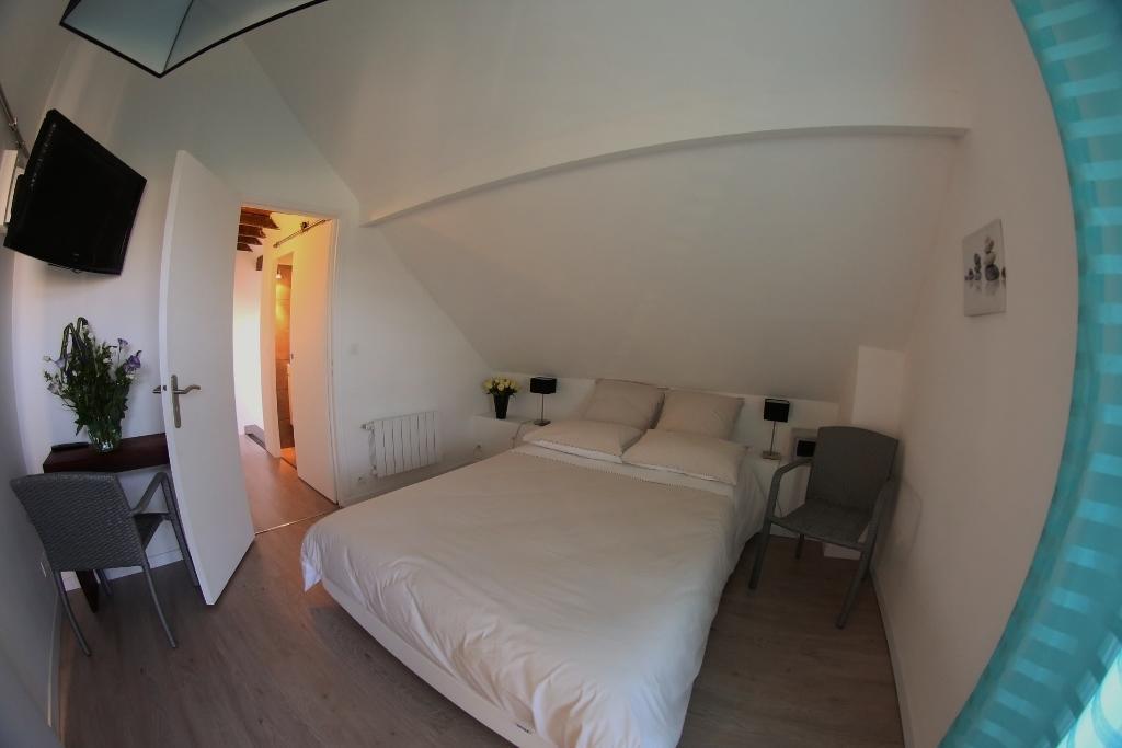 Du Cote De Chez Jos Hotel Безон Екстериор снимка