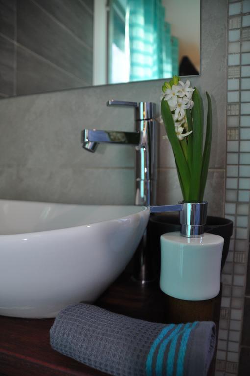 Du Cote De Chez Jos Hotel Безон Екстериор снимка
