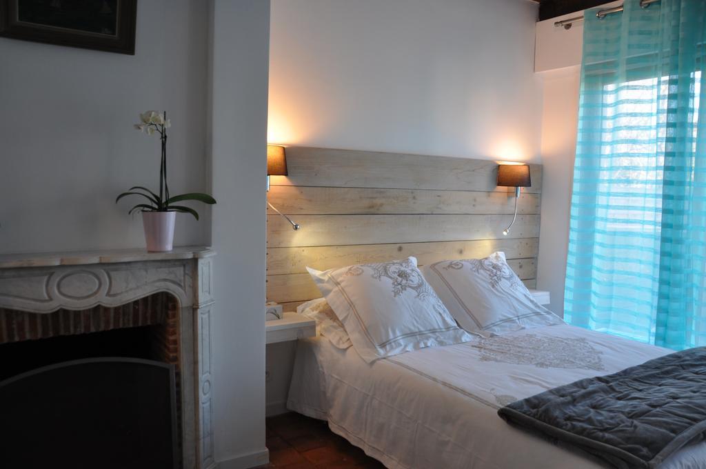 Du Cote De Chez Jos Hotel Безон Екстериор снимка