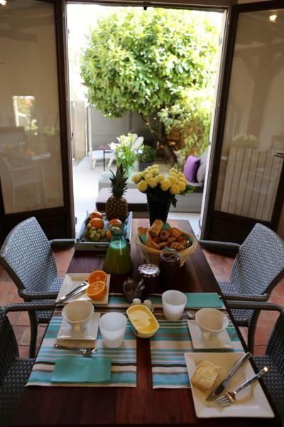 Du Cote De Chez Jos Hotel Безон Екстериор снимка