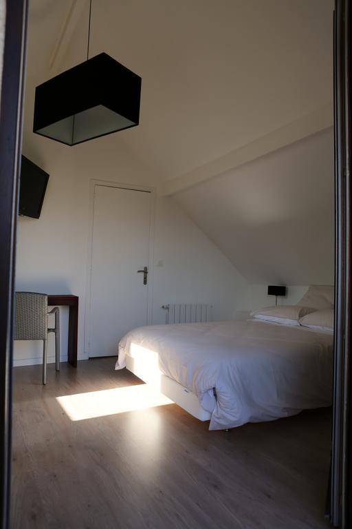 Du Cote De Chez Jos Hotel Безон Екстериор снимка
