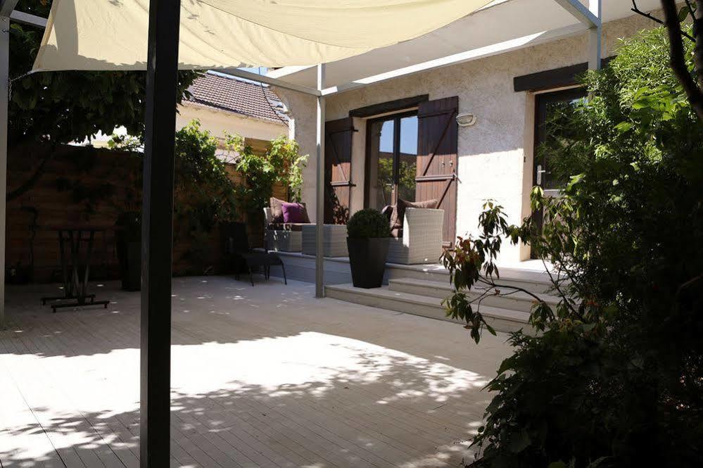 Du Cote De Chez Jos Hotel Безон Екстериор снимка