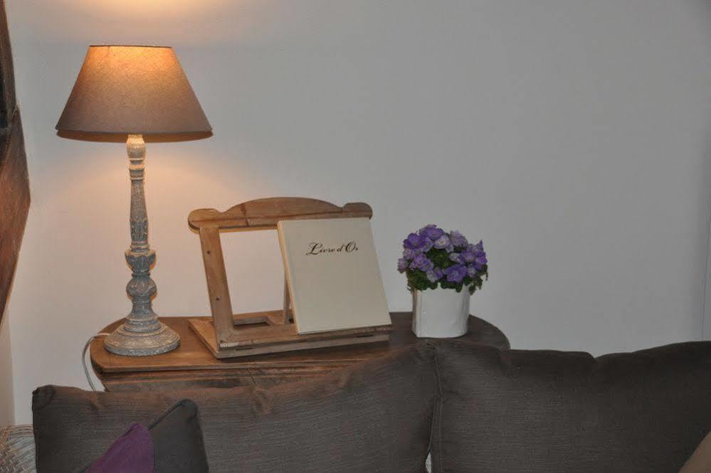 Du Cote De Chez Jos Hotel Безон Екстериор снимка